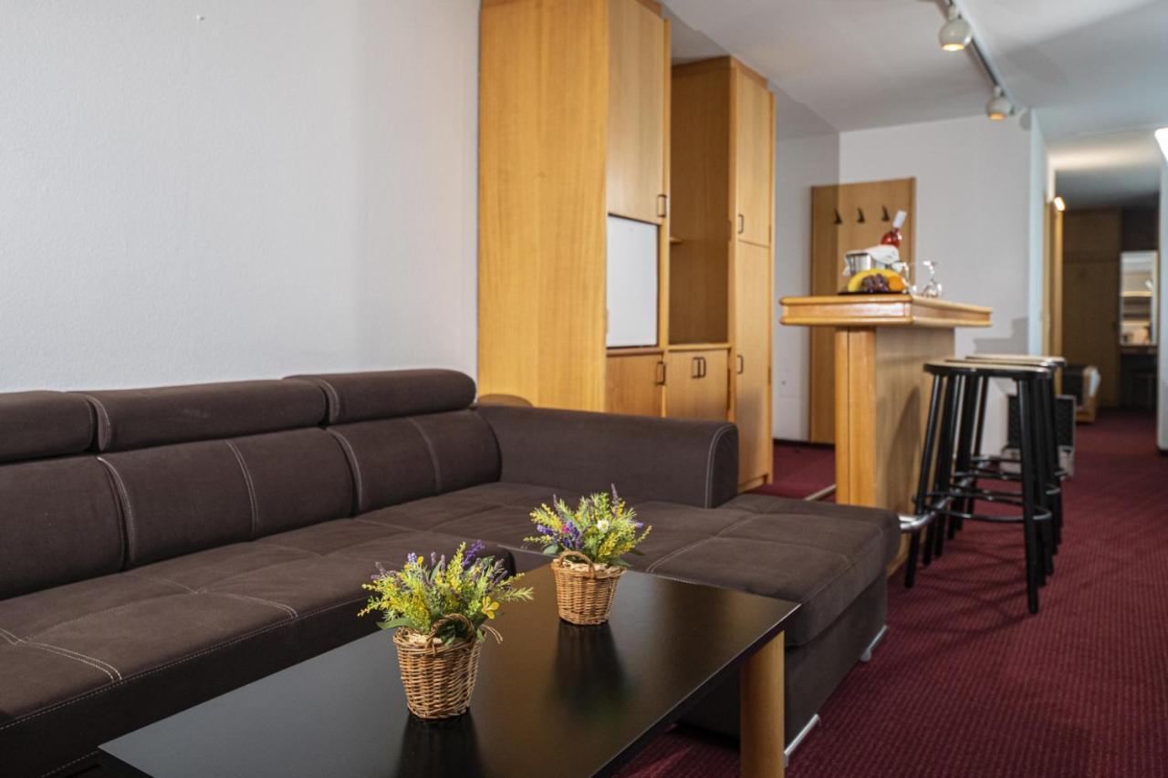 Hotel Club ティハニ エクステリア 写真