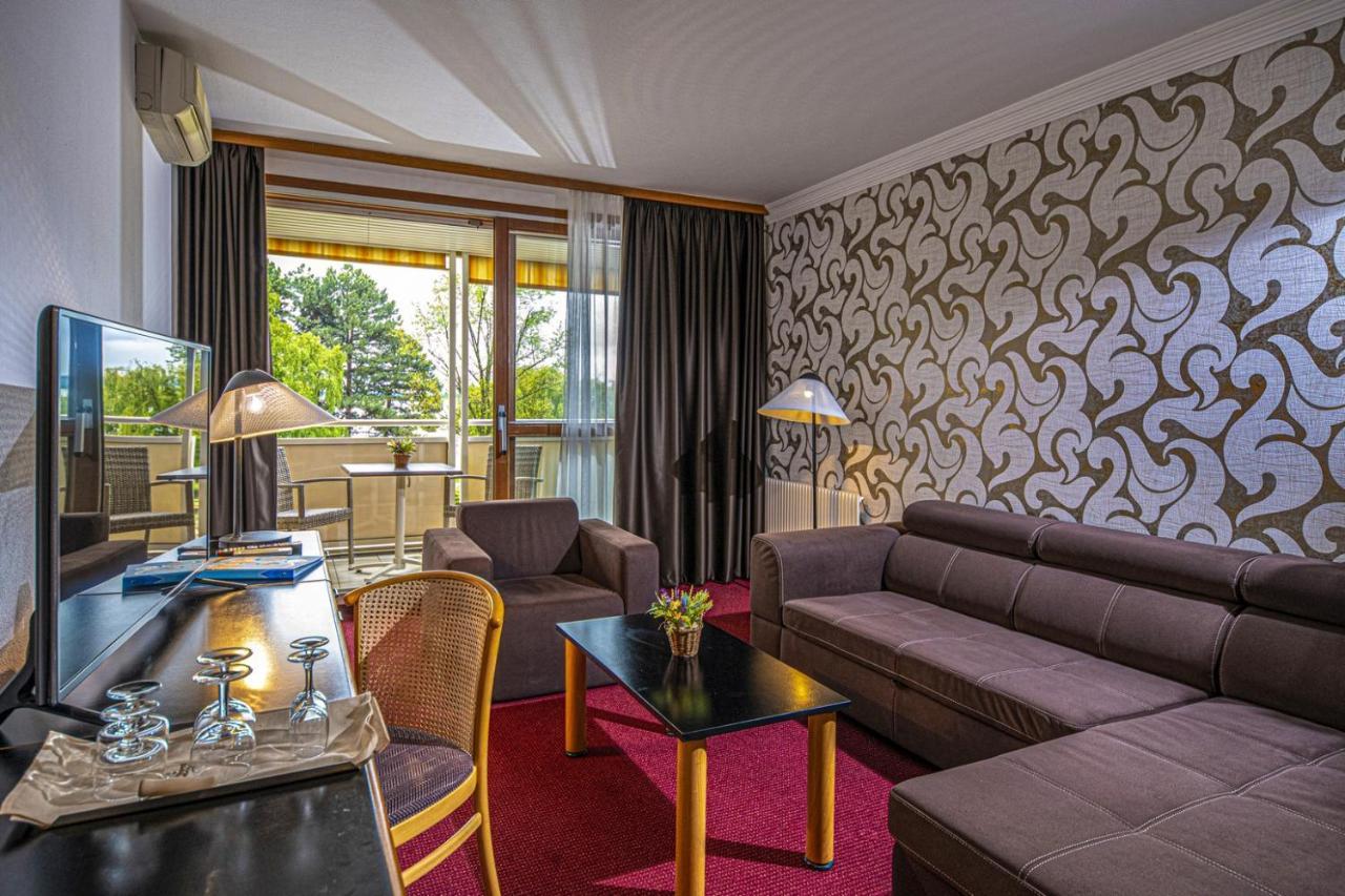 Hotel Club ティハニ エクステリア 写真